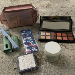 FabFitFun variety winter box items